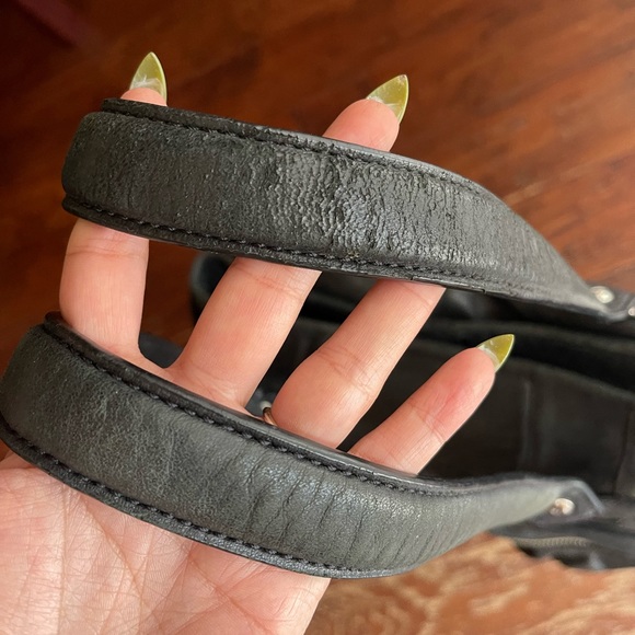 Vintage L.A.M.B. 100% Leather Front Double Zip Pocket Shoulder Bag - Picture 10 of 15